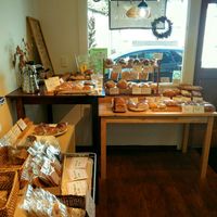 Cookies, buns, loafes, crackers and burgers at Pain de BRUN in Tokyo