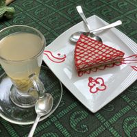 Timmy strawberry cheesecake x ginger tea at Vegan Casa in Patnem