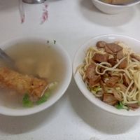 Soup and noodles at Lín MíngTáng SùShí Miàn 林明堂素食麵 in Lukang