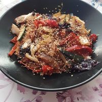 Vegetables and rice noodles wok at Restaurante Amaltea in Cordoba