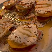 Milhojas de patatas, aguacate y remolacha   at Restaurante Amaltea in Cordoba