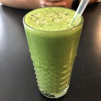Groene custom made smoothie at Plantastic's Streetfood Kitchen in Rotterdam