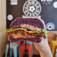 Tutti gli elementi del panino si combinano benissimo tra di loro #Veganuary at Flower Burger in Bari