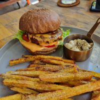 "Beef" Burger with small serving of sweet potato fries 🍟 at Nourish in Hoi An