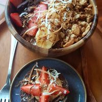 Smoothie bowl + cheesecake at Nourish in Hoi An