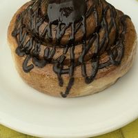 🥧🍫 Cinnamon Chocolate Roll at Veggie Lunch in Santiago