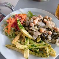 Plato combinado de garbanzos con acelgas at La Piparra in Bilbao