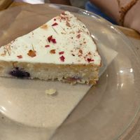 Lemon-blueberry cake. Moist and with a very tasty icing at La Piparra in Bilbao