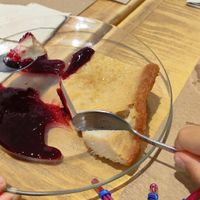 Cheesecake (vegan) with berry sauce - classic and fantastic at La Piparra in Bilbao