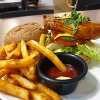 辣味杏鮑菇堡 at MIMIEYES 瞇瞇眼 - Mī Mī Yǎn in New Taipei City