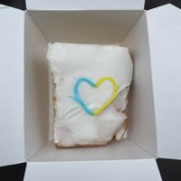 Vegan cake - helping Ukraine 🇺🇦 💛  at Sattgrün Kolumba Viertel - Mitte in Cologne