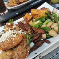 Rechts Salate, links warme Speisen at Sattgrün Kolumba Viertel - Mitte in Cologne