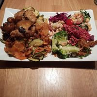 Large dinner plate at Sattgrün Kolumba Viertel - Mitte in Cologne