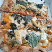 Vegan pumpkin pizza at MammaMia in The Hague