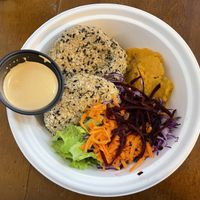 Milanesas de zapallitos con puré de boniato, ensalada y mayonesa de morrón   at Mango in Montevideo