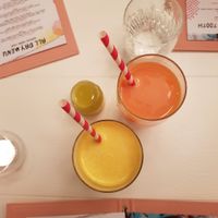 Fresh juices at Kalifornia Kitchen in London