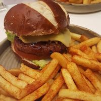 Delicious burger at Kalifornia Kitchen in London