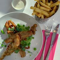 Awesome vegan fish and chips 👍🌱 at Kalifornia Kitchen in London