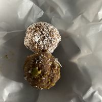 Ball al cocco e ball al pistacchio   at Senza Pensieri in Rome