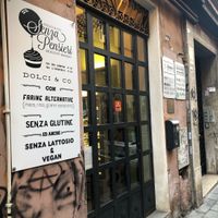 Store front at Senza Pensieri in Rome