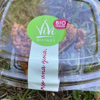 Vegan crumble pie, with apples and cinnamon, in compostable plant based packaging  at Vivi Bistrot - Vila Pamphili in Rome