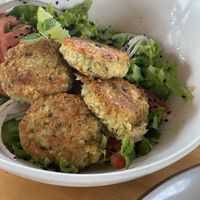 Falafel con ensalada at Puerto&Co in Puerto Viejo De Talamanca