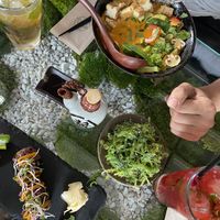 Sushi, Seetangsalat und eine große Bowl  at Secret Garden in Berlin