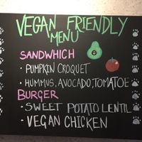Vegan options shown on the board ☺️ at Bear's Cafe & Goldilocks Lounge in Hakuba