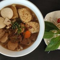 Phõ with all the trimmings at King's Vegetarian in Bella Vista