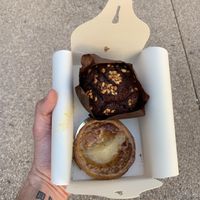 Muffin and cake at Le Petit Colibri in Lyon