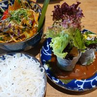 Summer in rolls (no.14), Zen Bowl (no.19) and noodles at An Vegan House  in Hamburg