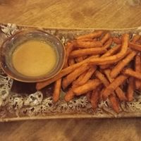 "KHOAI LANG CHIEN" (Crispy Sweet Potato Fries with Homemade Peanut Dip) at East Moon in Berlin