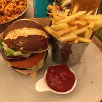 Cheezeburger and fries ! 🥰 at Vertigo - Cross St in Manchester