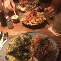 Ofenkartoffel mit steaky medaillons und süßkartoffel und normale Pommes  at Mokel Bar in Muenster