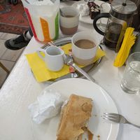 Apfel Strudel with cream: 4/5 at Omas Backstube in Vienna