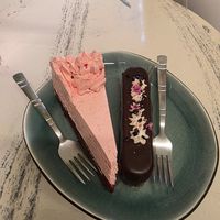 Erdbeer-Schoko Torte & Maracuja Stangl at Omas Backstube in Vienna