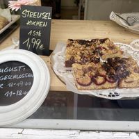 Crumb cake at Omas Backstube in Vienna