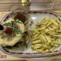 beyond meat burger at Santa Francesinha in Porto
