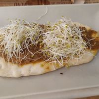 Coca con Alfafa, cebolla caramelizada y berenjenas at Tasca 42 in Moraira