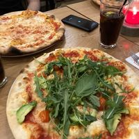 Avocado pizza   at Il Boccalino in Amsterdam