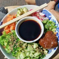 Budda Bowl with broccoli and tamari sauce
 at ECHT in Bergen