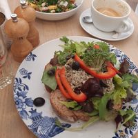 Summer sandwich and spring salad, both vegan at ECHT in Bergen