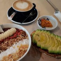 Acai bowl and avocado toast at ECHT in Bergen