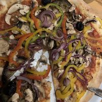 Pizza végétarienne without cheese at La Rotonde in Morzine