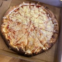 Vegan Cheese half pineapple  at Great White Pizza in Panama City Beach