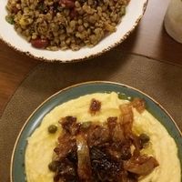 Fava with onions and capers and a legume salad at Ellin Original Greek in Mannheim