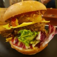 Juanes burger at TweeSwips in Mallorca