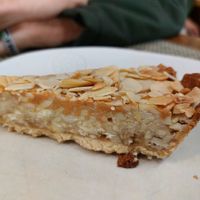 Tarte de amêndoa at Local in Lisbon