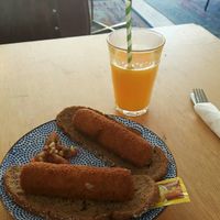 Croquettes and fresh orange juice ❤ at Fast & Vegan in The Hague