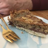 Engelse bakewell taart  at Fast & Vegan in The Hague